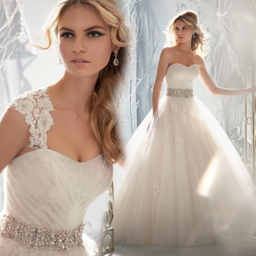 Ideal Wedding Jewelry Choosing your Ideal Wedding Jewelry based on your Décolletage