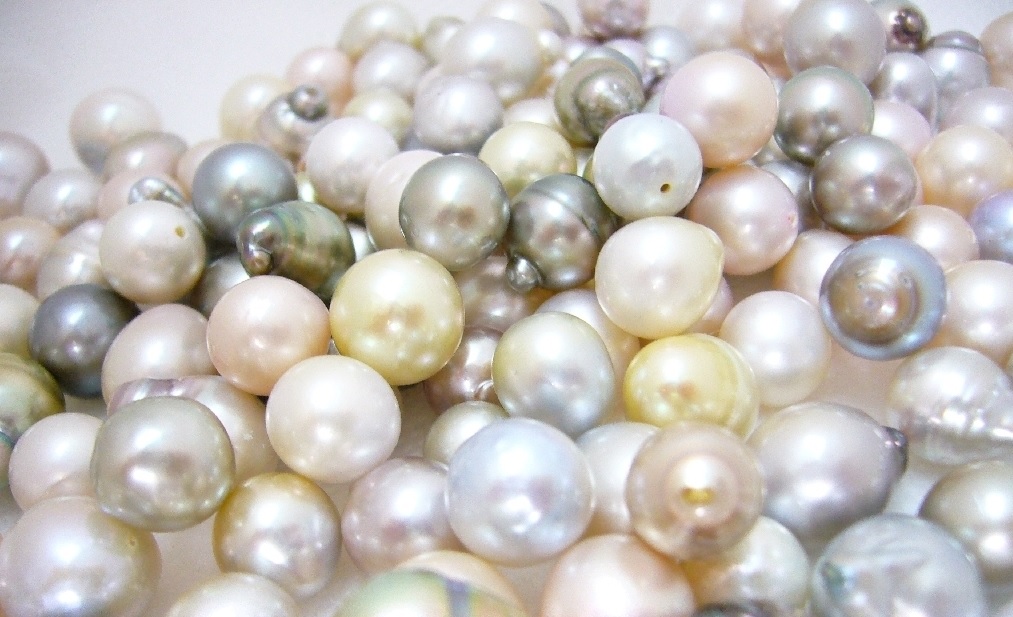 How to Clean Pearls - Pearly Perfection Cleaning Guide | JewelryJealousy