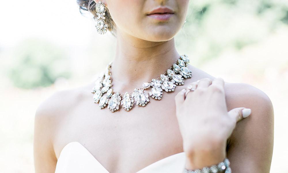 wedding-jewelry-for-brides-how-to-choose-bridal-jewelry-jj