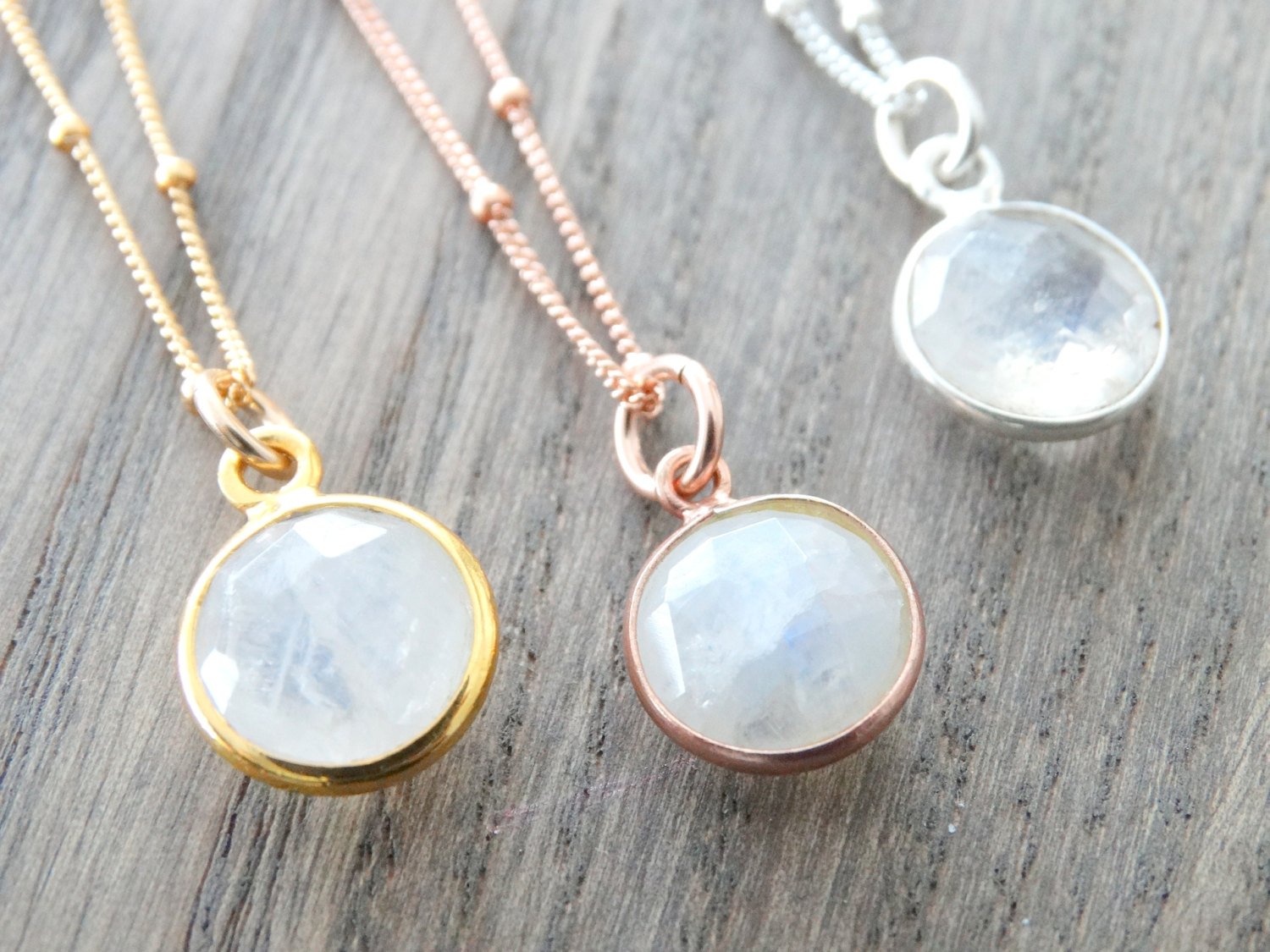 Unique Moonstone Pendant Necklaces To Up Your Jewelry Game | JJ