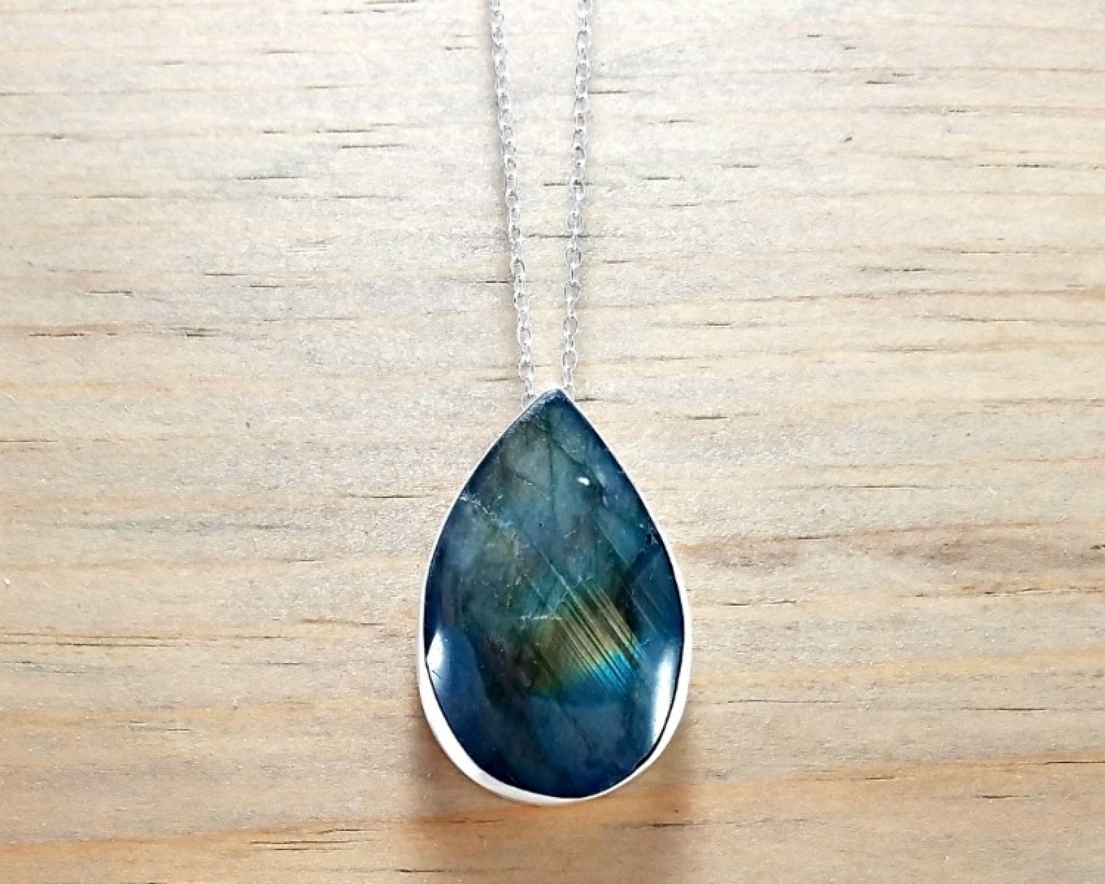 10 Labradorite Necklaces That Will Hypnotize You Jewelry Jealousy