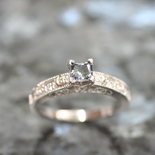 Cathedral shape - Solitaire engagement rings