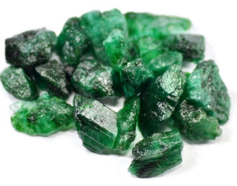 Emerald Meaning, Healing Properties & Prices | JewelryJealousy