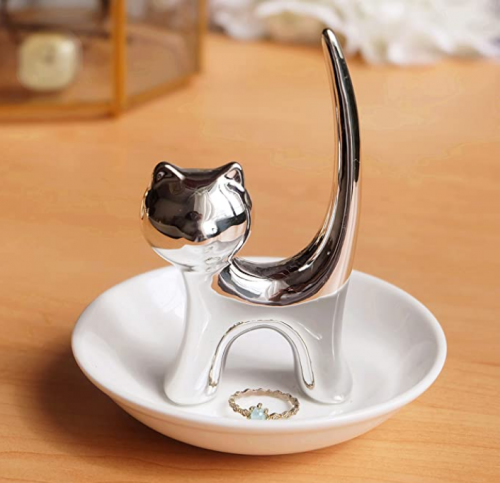 PUDDING CABIN Silver Cat Ring Stand on Display