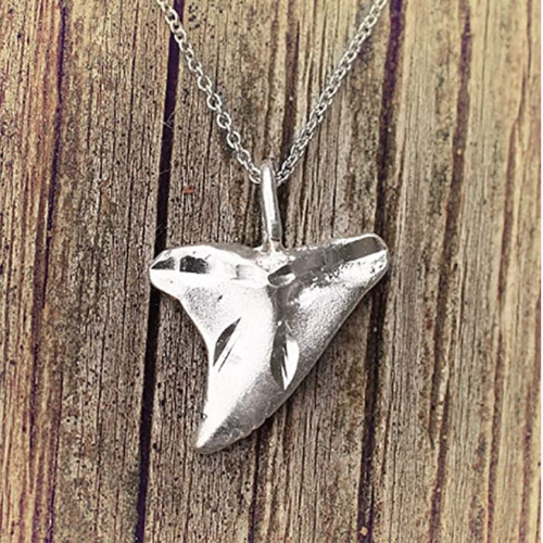 EVE'S ADDICTION Sterling Silver Sharks Tooth Design