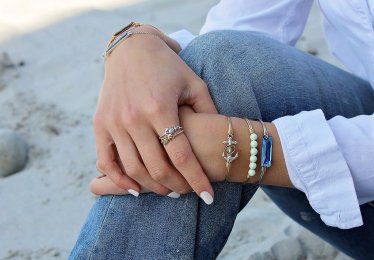 10 Beautiful Anchor Rings to Go with Your Bracelet