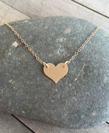 A Selection of Gold Heart Necklaces Perfect to Gift on Anniversary Dates