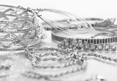 Silver Jewelry Cleaners That Work like Magic and Cost Just Some Bucks!