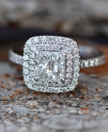 10 Square Engagement Rings That Will Bedazzle You (for Less Than $100)