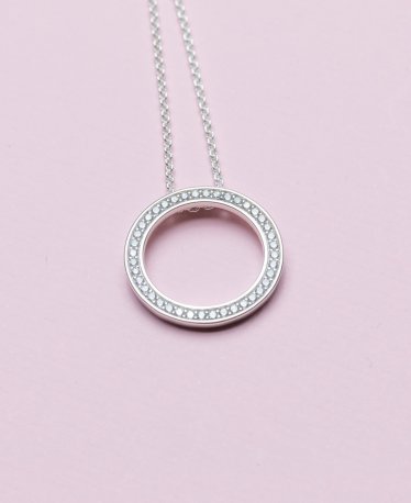A Selection of 10 Circle Necklaces for Every Budget