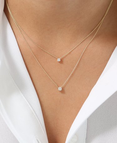 Our Selection for the Best Floating Diamond Necklaces