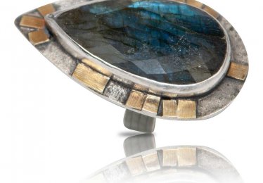 A Labradorite Ring to Put on Your Shopping List. Now!