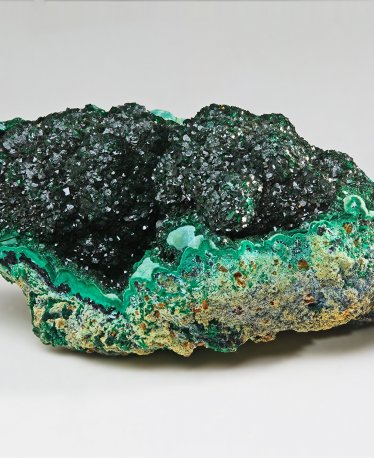 Malachite Stone, Meaning & Beautiful Jewelry Pieces