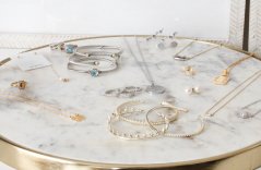 Minimalist Jewelry: Our Favorite Delicate Pieces!