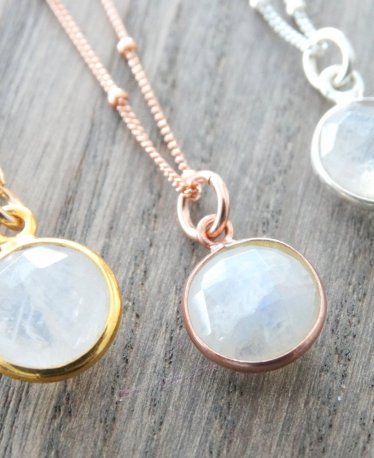 If you Love Moonstone you Must Check Out the 10 Moonstone Necklaces we Just Found Online!
