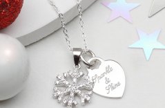 The Perfect Winter Jewelry Gift? Check These 10 Snowflake Necklaces!