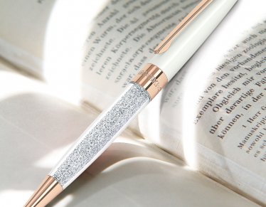 A Swarovski Pen! The Perfect Gift for a Coworker?