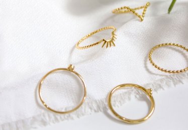 What is Gold Vermeil & How Much is it Worth?